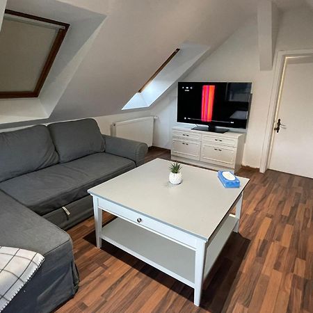 120Qm - 5 Rooms - 2 Bathrooms - Kitchen- Free Parking - Fast Wifi - Yiha Apartment Ганновер Екстер'єр фото