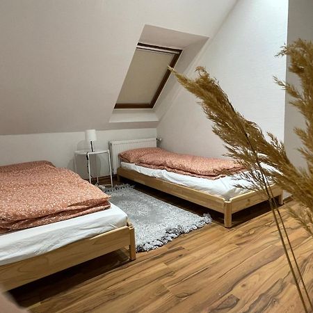 120Qm - 5 Rooms - 2 Bathrooms - Kitchen- Free Parking - Fast Wifi - Yiha Apartment Ганновер Екстер'єр фото