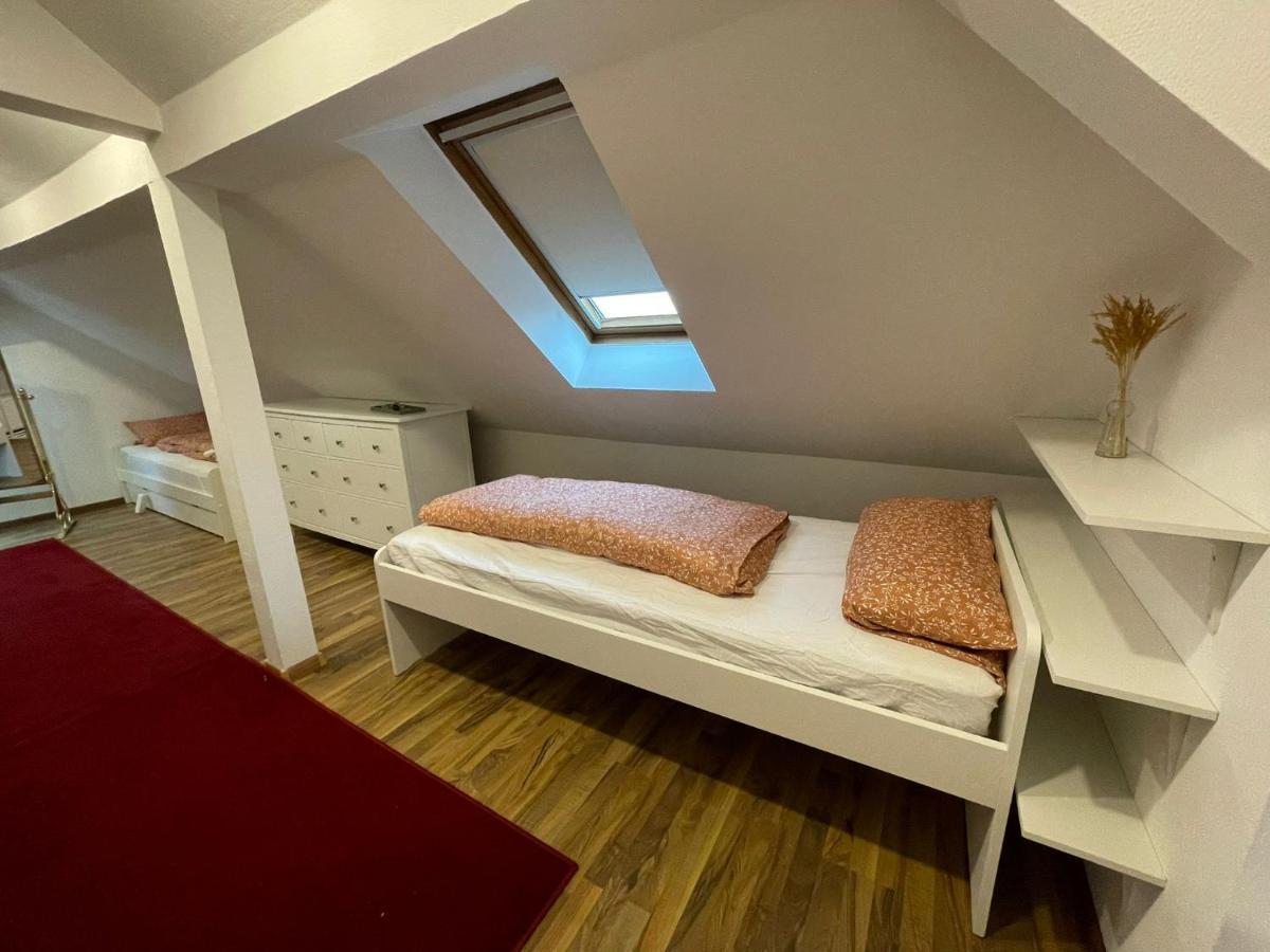 120Qm - 5 Rooms - 2 Bathrooms - Kitchen- Free Parking - Fast Wifi - Yiha Apartment Ганновер Екстер'єр фото