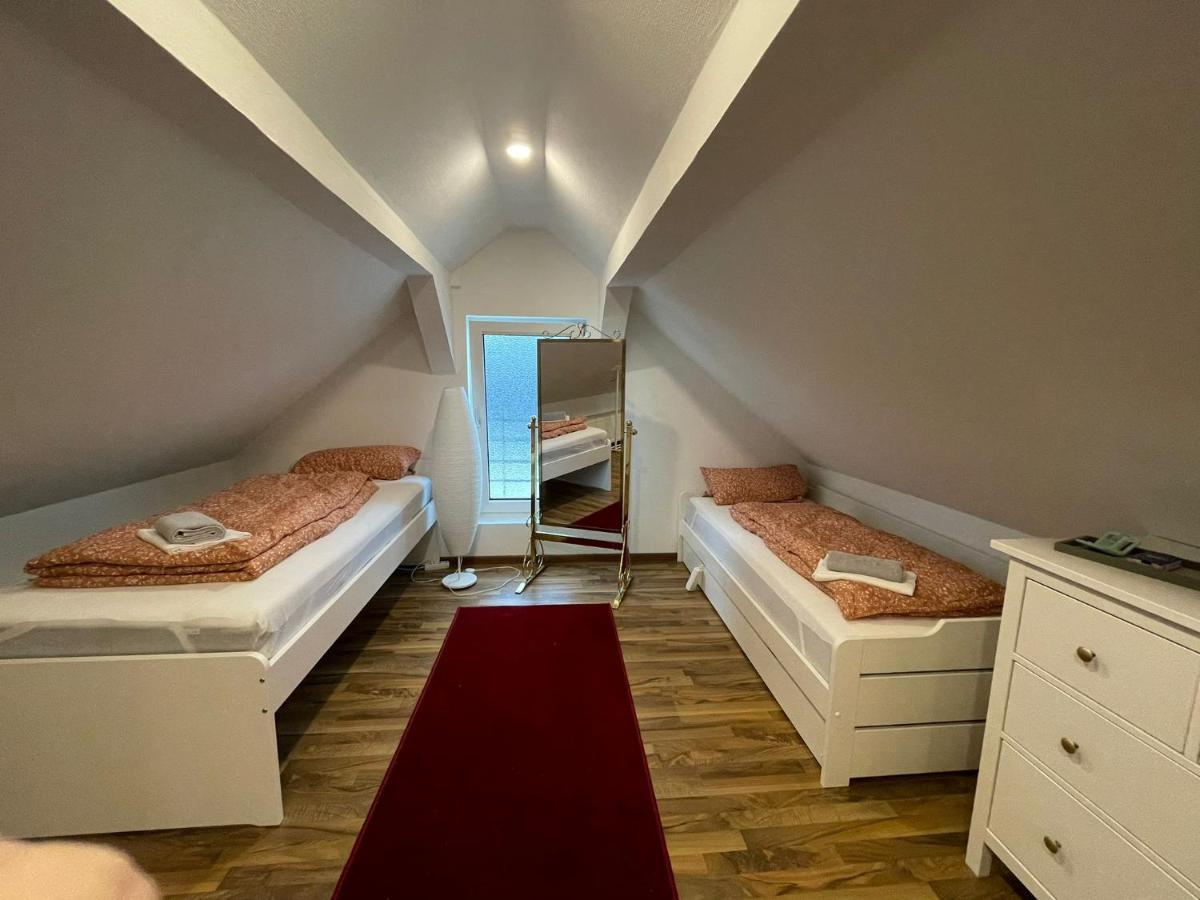 120Qm - 5 Rooms - 2 Bathrooms - Kitchen- Free Parking - Fast Wifi - Yiha Apartment Ганновер Екстер'єр фото
