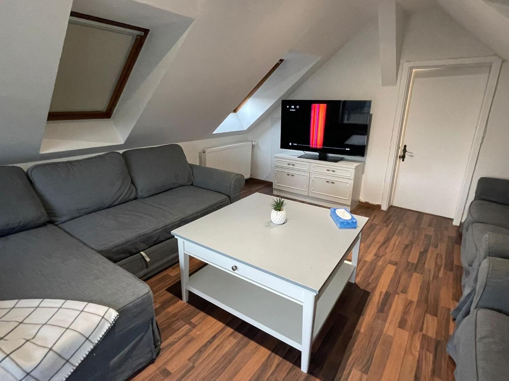 120Qm - 5 Rooms - 2 Bathrooms - Kitchen- Free Parking - Fast Wifi - Yiha Apartment Ганновер Екстер'єр фото